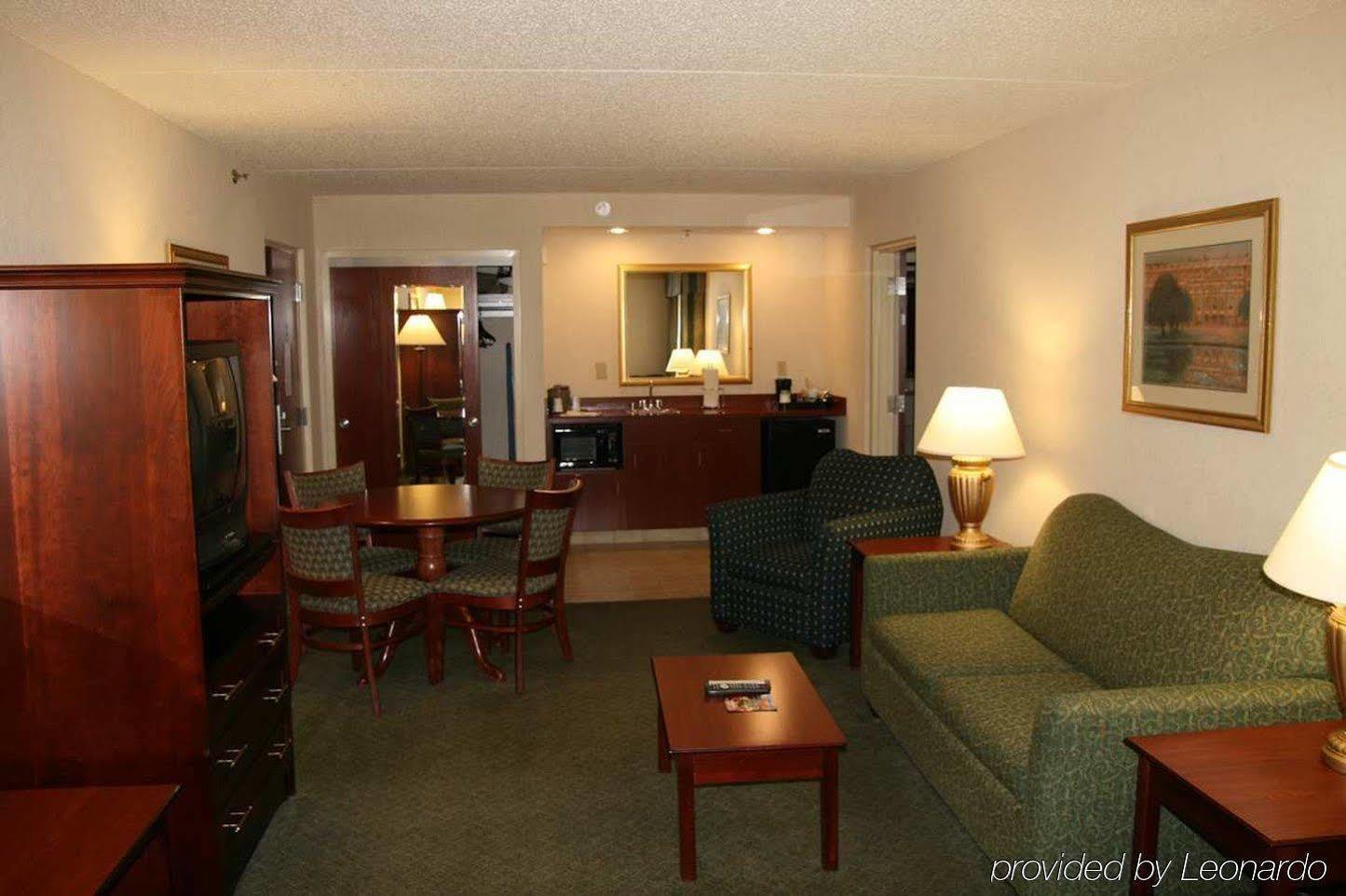 Hampton & Suites, Sw 3*